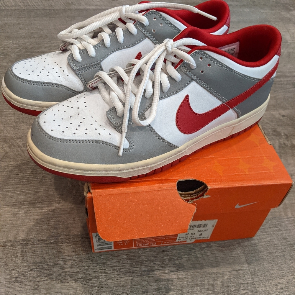Nike Dunk Low GS - 6Y- White/Varsity red/Reflector silver